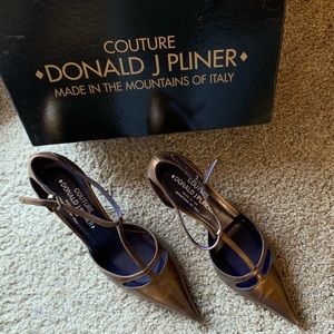 Lightly worn Donald Pliner heels size 7.5